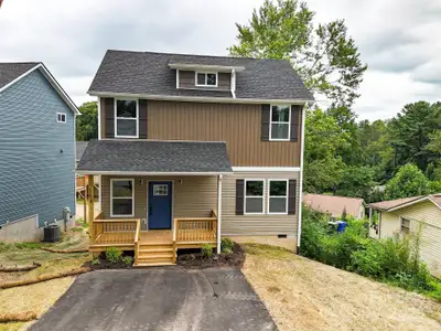 New construction Single-Family house 398 Deaverview Rd, Asheville, NC 28806 - image