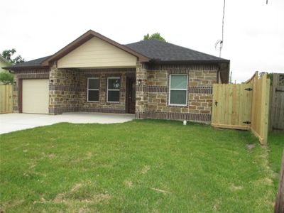 New construction Single-Family house 721 E Fayle St, Baytown, TX 77520 null- photo 0