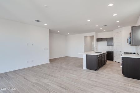 New construction Single-Family house 25214 N 172Nd Ln, Surprise, AZ 85387 Onyx- photo 8 8