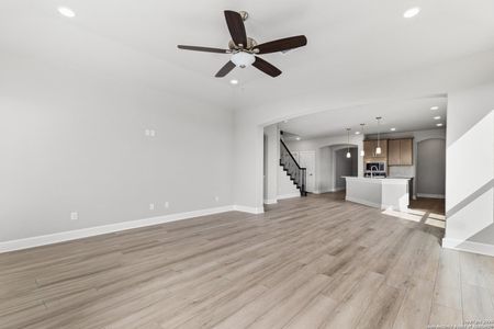 New construction Single-Family house 130 Gallant Fox Dr, Castroville, TX 78009 plan Plan 2632 - image 16