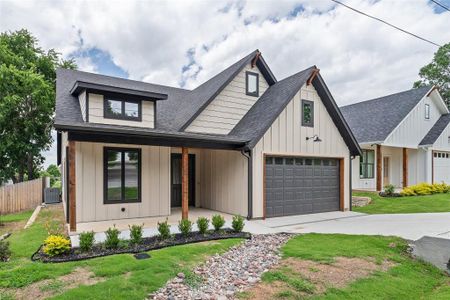 New construction Single-Family house 1012 Mustang Trl, Granbury, TX 76049 - image