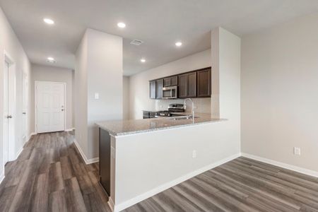 New construction Single-Family house 308 Boatright Blvd, Jarrell, TX 76537 plan The 1363 - image 6