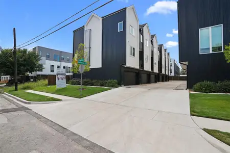 New construction Townhouse house 2229 Aarhus Wy, Dallas, TX 75204 - image