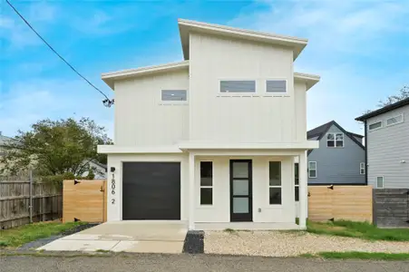 New construction Single-Family house 1806 Maple Ave, Unit 2, Austin, TX 78702 - photo 0