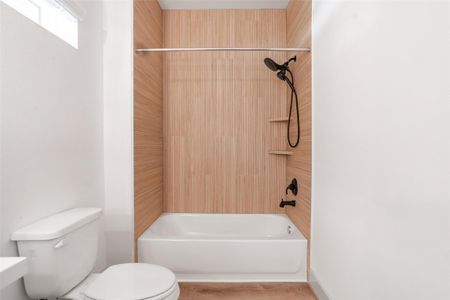 New construction Single-Family house 9913 Dipping Woods St, Houston, TX 77076 - image 15