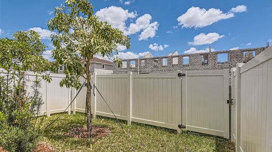 New construction Townhouse house 17060 Sw 2Nd Cir, Pembroke Pines, FL 33027 Bonnet- photo 5 5