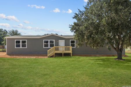 New construction Single-Family house 136 Parkview, Floresville, TX 78114 - image