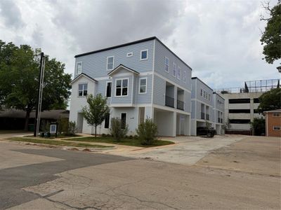 New construction Townhouse house 341 Bryan St, Unit 1101, Denton, TX 76201 - image