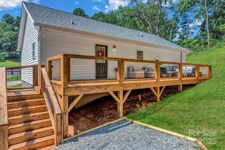 New construction Single-Family house 21 Carolinda Ln, Waynesville, NC 28786 - image