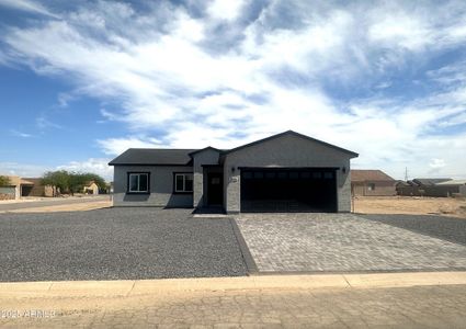 New construction Single-Family house 15931 S Fischer Pl, Arizona City, AZ 85123 - image