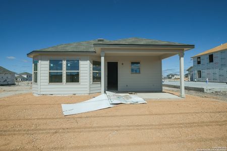 New construction Single-Family house 1548 Golden Wheat, New Braunfels, TX 78130 null- photo 9 9