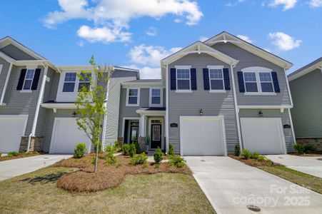 New construction Townhouse house 8012 Downy Oak Ln, Huntersville, NC 28078 - photo 0