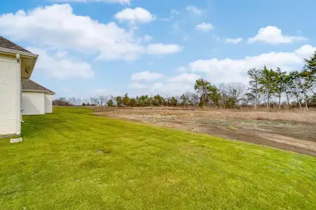 New construction Single-Family house 137 Aiden Dr, Waxahachie, TX 75165 plan The Avery - image 20