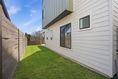 New construction Single-Family house 400 Post Road Dr, Austin, TX 78704 - image