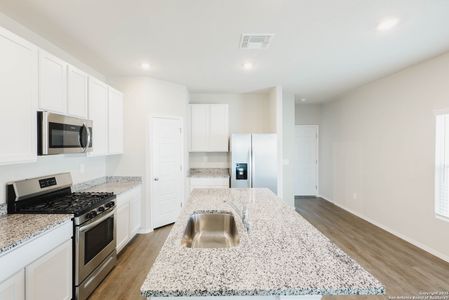 New construction Single-Family house 2031 Macarthur, Converse, TX 78109 - image 9