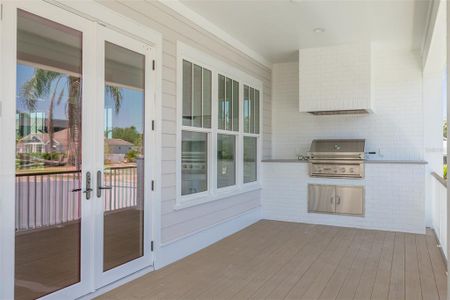 New construction Single-Family house 323 Appian Way Ne, St. Petersburg, FL 33704 - image 18