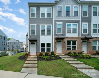 New construction Townhouse house 1455 Briar Creek Road, Charlotte, NC 28205 - photo 0