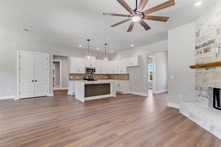 New construction Single-Family house 118 Rosebud Ranch Rd, Bertram, TX 78605 - image 9