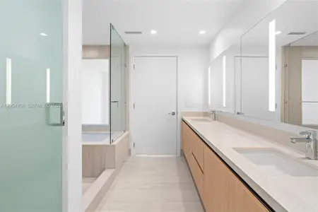 New construction Condo house 2411 Laguna Cir, Unit 1604, Miami, FL 33181 - image 3