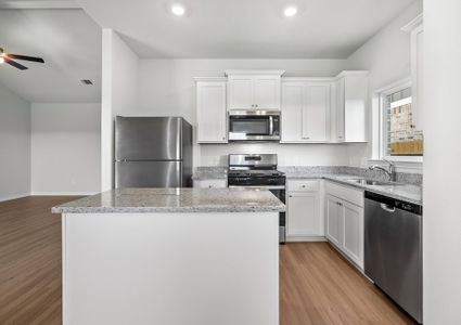 New construction Single-Family house 202 Emma Rose Dr, Katy, TX 77493 plan Ranch - image 12