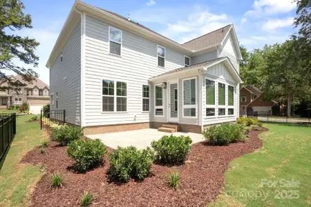 New construction Single-Family house 6910 Providence Ln W, Charlotte, NC 28226 - image