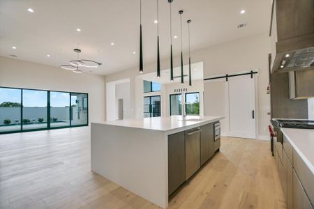 New construction Single-Family house 109 Island Ct, Horseshoe Bay, TX 78657 - image 8