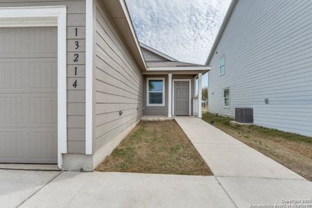 New construction Single-Family house 13214 Dutra Rd, San Antonio, TX 78221 Collier- photo 1 1