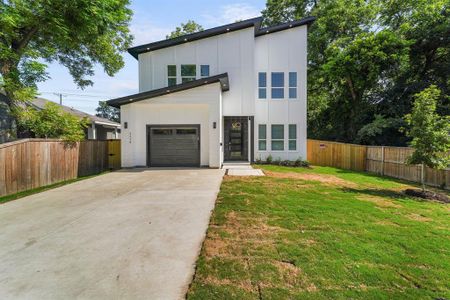 New construction Single-Family house 1112 E Woodin Boulevard, Dallas, TX 75216 - photo 0