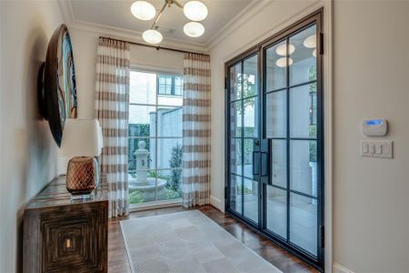 Foyer with a view of the fountain