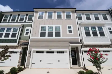 New construction Townhouse house 10007 Secluded Garden Dr, Apex, NC 27523 plan Hyde Park - image