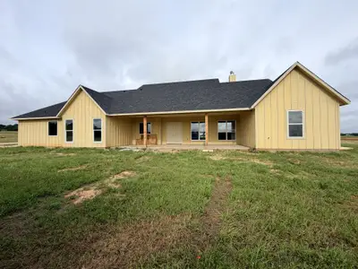 New construction Single-Family house 1016 Three Quarter Lp, Poolville, TX 76487 plan Laramie - image 2