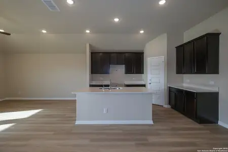 New construction Single-Family house 8106 Champion Crk, San Antonio, TX 78252 Moscoso - 40' Smart Series- photo 2 2