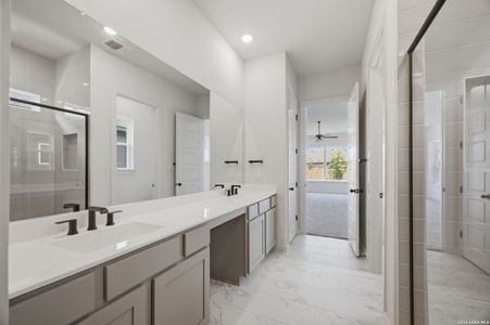 New construction Single-Family house 113 Travis Dr, Castroville, TX 78009 plan The Travis - image 11