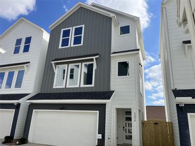New construction Single-Family house 2426 Freeman St, Houston, TX 77009 - image