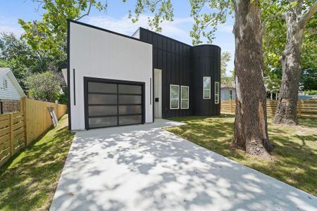 New construction Single-Family house 1618 E Overton Road, Dallas, TX 75216 - photo 0