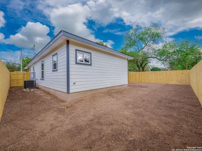 New construction Single-Family house 805 Jones Ave, Seguin, TX 78155 null- photo 2 2