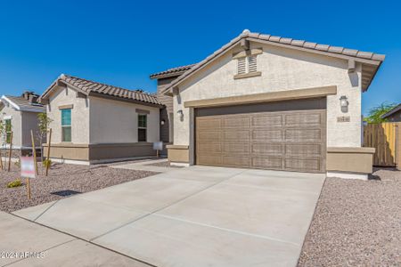 New construction Single-Family house 21048 E Arroyo Verde Drive, Queen Creek, AZ 85142 - photo 2 2