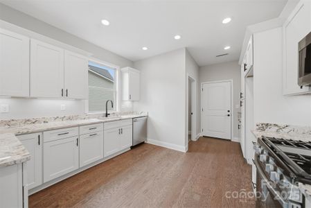 New construction Townhouse house 835A Wynnshire Dr, Hickory, NC 28601 - image 10