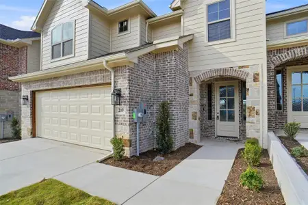 New construction Townhouse house 210 Legacy Blvd, Weatherford, TX 76086 - image 4