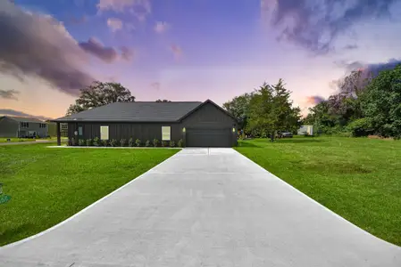 New construction Single-Family house 211 19Th St, Hempstead, TX 77445 - image