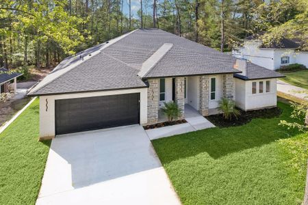 New construction Single-Family house 2405 W Green Briar Dr, Huntsville, TX 77340 - image