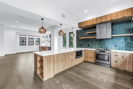 New construction Townhouse house 409 E Oak Ave, Unit 9, Tampa, FL 33602 - image 3