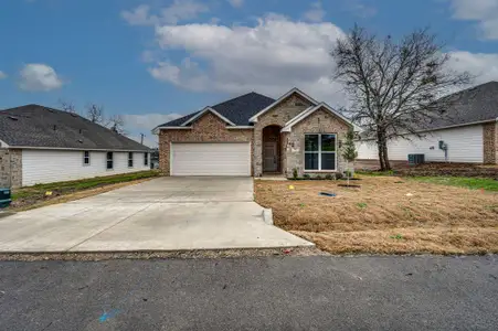 New construction Single-Family house 712 N Church St, Ferris, TX 75125 null- photo 1 1