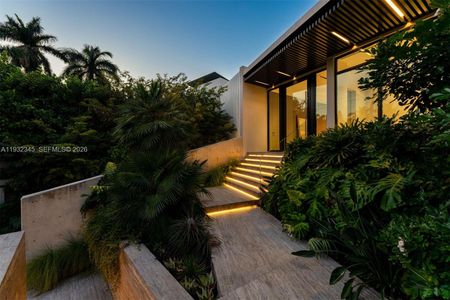 New construction Single-Family house 1413 N Venetian Wy, Miami, FL 33139 - image