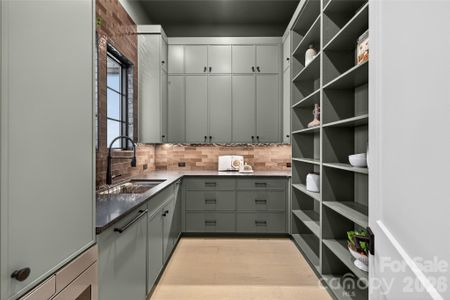 New construction Single-Family house 1209 Meadowood Ln, Charlotte, NC 28211 - image 14