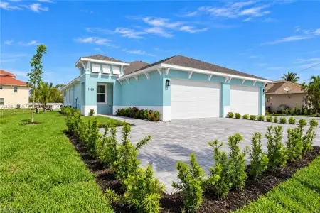 New construction Single-Family house 1105 Se 38Th St, Cape Coral, FL 33904 - image