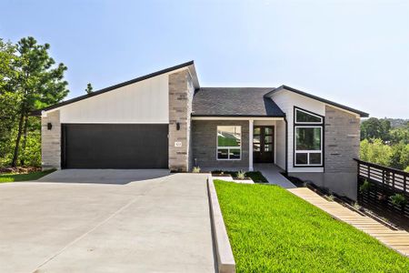 New construction Single-Family house 323 Tahitian Dr, Bastrop, TX 78602 - photo 0