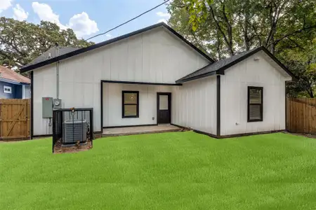 New construction Single-Family house 1727 Pear, Dallas, TX 75215 - image 1