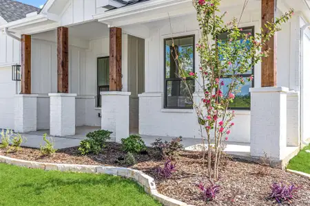 New construction Single-Family house 913 Beall St, Denton, TX 76207 - image 4