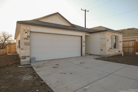 New construction Single-Family house 8706 Campacaus Trl, San Antonio, TX 78252 null- photo 11 11